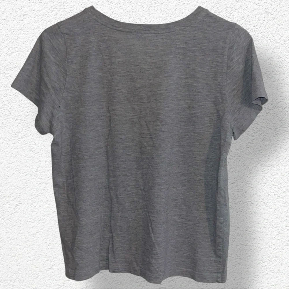 🌺J CREW MERCANTILE BROKEN IN TEE
